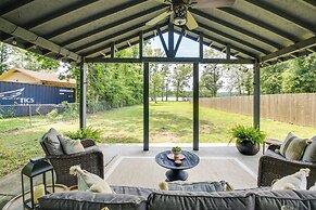 Lakefront Oasis w/ Patio in Hot Springs, Arkansas!