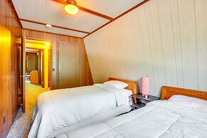 Crystal Mountain Cabin w/ Cozy Fireplace!