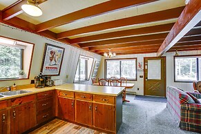 Crystal Mountain Cabin w/ Cozy Fireplace!