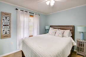 Cozy Hot Springs Vacation Rental on Lake Hamilton!