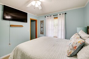 Cozy Hot Springs Vacation Rental on Lake Hamilton!
