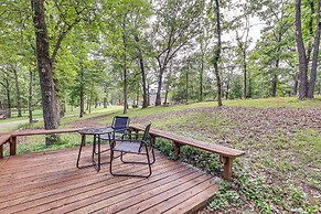 Pet-friendly Garfield Cabin on Beaver Lake!