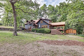 Pet-friendly Garfield Cabin on Beaver Lake!