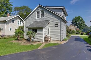 Welcoming Willoughby Home: 1 Mi to Historic Dtwn