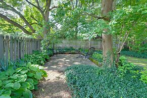 Welcoming Willoughby Home: 1 Mi to Historic Dtwn