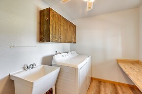 Montrose Retreat w/ Stunning Mountain Views!