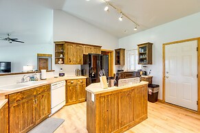 Montrose Retreat w/ Stunning Mountain Views!