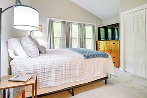 Gilmanton Vacation Rental w/ Kayaks - At Loon Pond