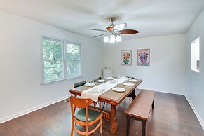 Charming Seneca Home - 3 Mi to Memorial Stadium!