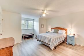 Charming Seneca Home - 3 Mi to Memorial Stadium!