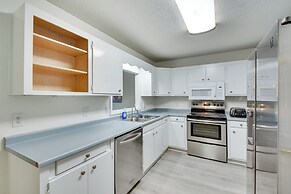 Charming Seneca Home - 3 Mi to Memorial Stadium!