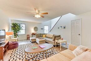 Charming Seneca Home - 3 Mi to Memorial Stadium!