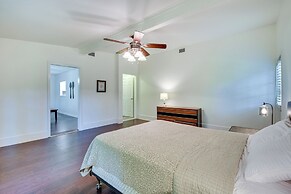 Charming Seneca Home - 3 Mi to Memorial Stadium!