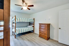 Charming Seneca Home - 3 Mi to Memorial Stadium!