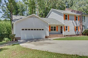 Charming Seneca Home - 3 Mi to Memorial Stadium!