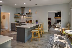 South Carolina Retreat w/ Fireplace & Lake Access!