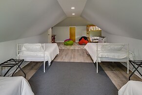 South Carolina Retreat w/ Fireplace & Lake Access!