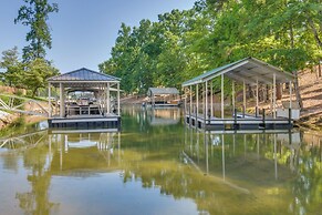 South Carolina Retreat w/ Fireplace & Lake Access!