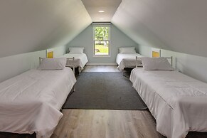 South Carolina Retreat w/ Fireplace & Lake Access!