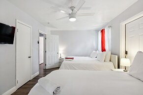 Patio + Yard: Family-friendly Miami Oasis!