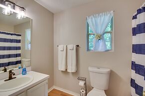 Seneca Vacation Rental < 1 to Lake Keowee Access!