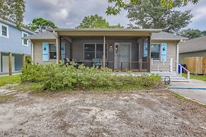 Dog-friendly Oak Island Rental - 1 Mi to Beach!