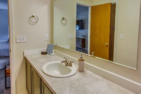 Dog-friendly Oak Island Rental - 1 Mi to Beach!