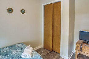 Dog-friendly Oak Island Rental - 1 Mi to Beach!