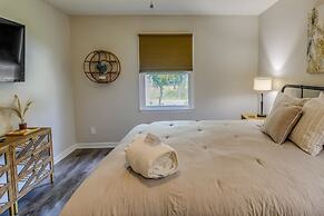 Dog-friendly Oak Island Rental - 1 Mi to Beach!
