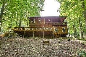 Pet-friendly Byrdstown Cabin w/ Fire Pit & Porch!