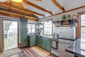 Vickery Cottage on Sandusky Bay w/ Fire Pit!