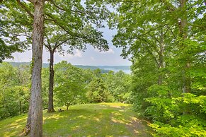 Bright Byrdstown Home w/ Views of Dale Hollow Lake