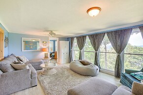 Bright Byrdstown Home w/ Views of Dale Hollow Lake