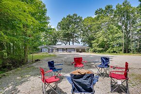 Bright Byrdstown Home w/ Views of Dale Hollow Lake