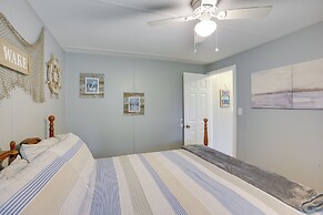 Bright Byrdstown Home w/ Views of Dale Hollow Lake