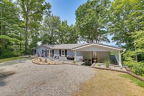 Bright Byrdstown Home w/ Views of Dale Hollow Lake