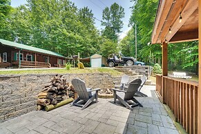 Cozy Tennessee Lake House w/ Grill & Fire Pit!