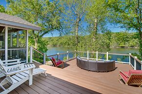 Fire Pit & Grill: Riverfront Home in Arkansas!