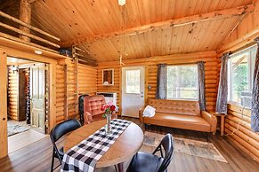 Cozy Farm Cabin - 9 Mi to Trout Creek!