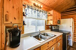 Cozy Farm Cabin - 9 Mi to Trout Creek!