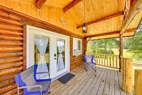 Cozy Farm Cabin - 9 Mi to Trout Creek!