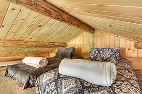 Cozy Farm Cabin - 9 Mi to Trout Creek!