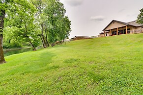 Waterfront Getaway w/ Patio on the White River!