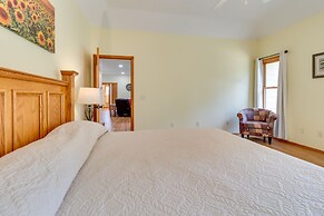 Waterfront Getaway w/ Patio on the White River!