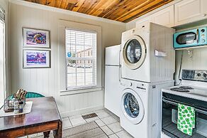 Charming Abode ~ 2 Mi to Mississippi State Campus!