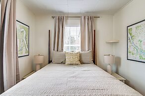 Charming Abode ~ 2 Mi to Mississippi State Campus!
