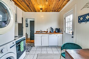 Charming Abode ~ 2 Mi to Mississippi State Campus!