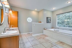 Spacious Home Near Norfork Lake w/ Wraparound Deck