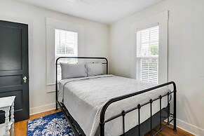 Cozy Starkville Apartment: Walk to Main Street!