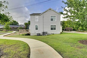 Cozy Starkville Apartment: Walk to Main Street!